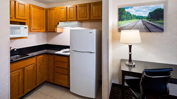 King Suite w/ Kitchenette