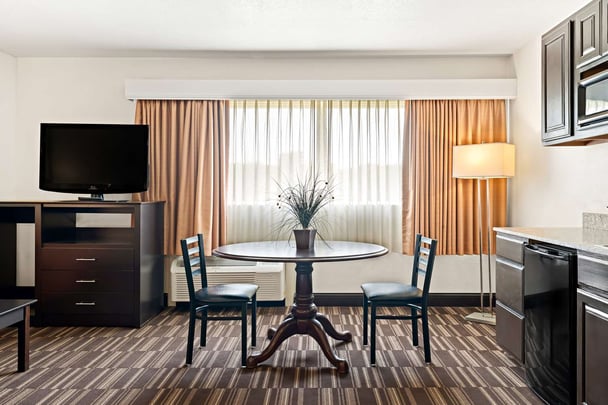 King Jetted Tub Suite