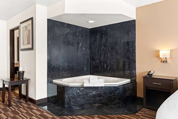 King Jacuzzi Suite