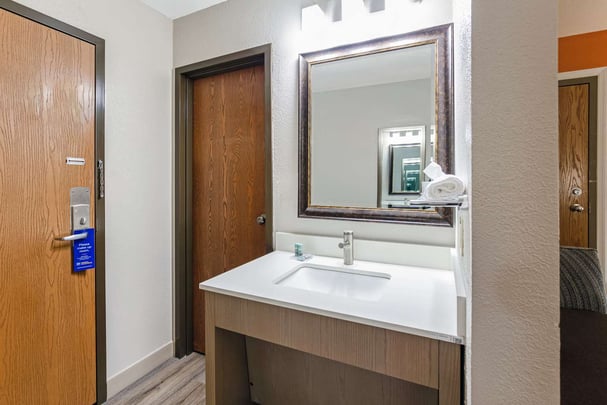 King - Walk-In Shower