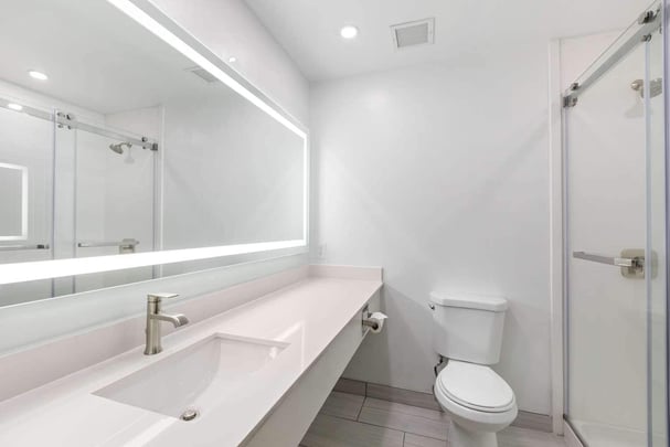 King Loveseat - Guest Bath