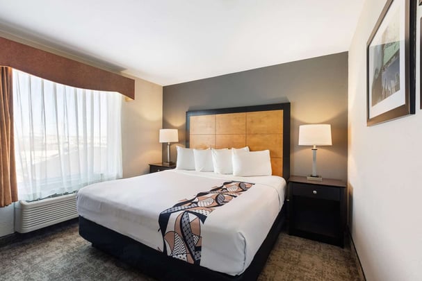 King Whirlpool Suite