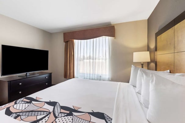 King Whirlpool Suite