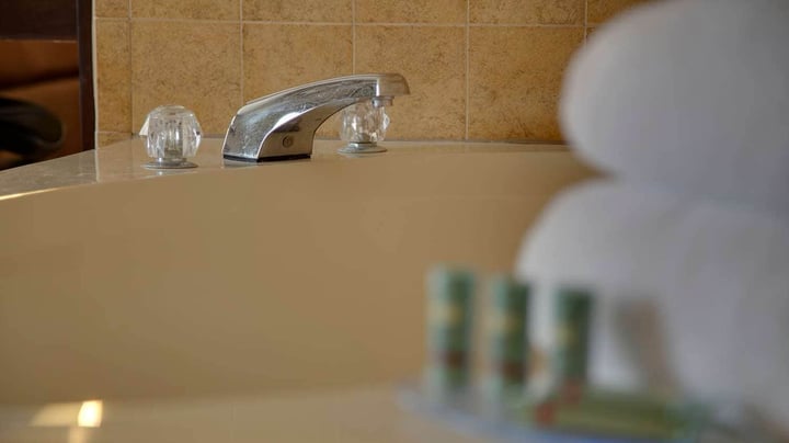 Guest Room Whirlpool