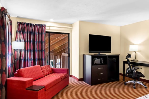 King Whirlpool Suite