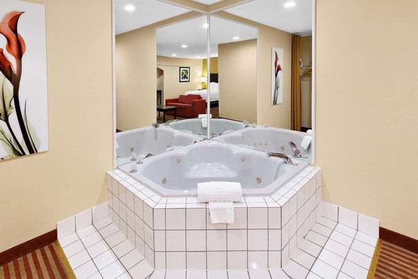 Large King Whirlpool Suite