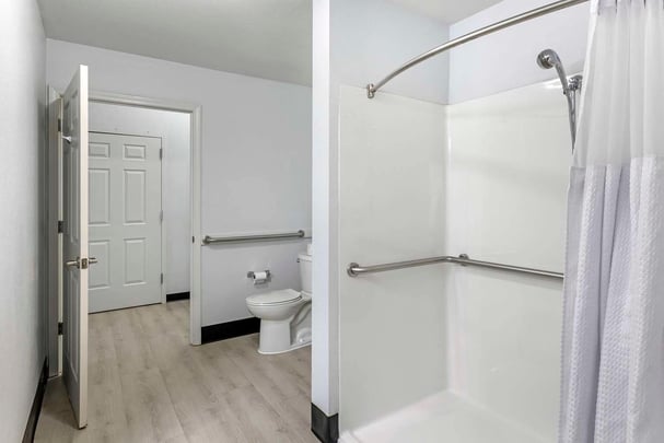 ADA King Suite - Walk-in Shower