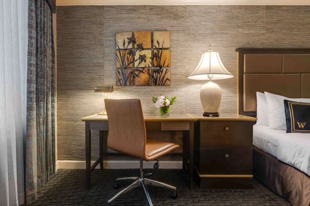 Whitehall Superior Queen