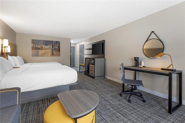 Double Queen Guest Room (Sofabed)