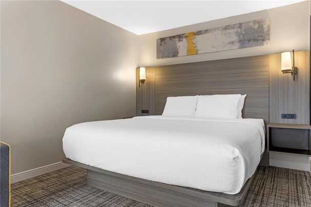 King Guest Room (Balcony)