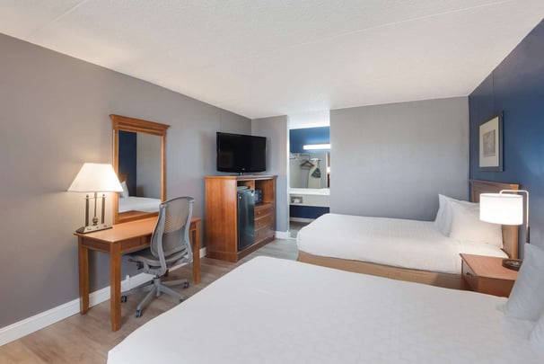 2 Double Beds Pet Friendly