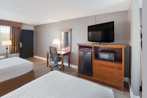 2 Double Beds Pet Friendly