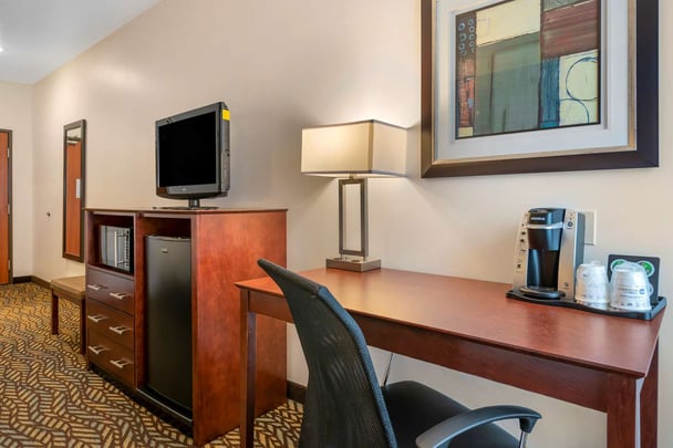 Double Queen w/ Work Desk