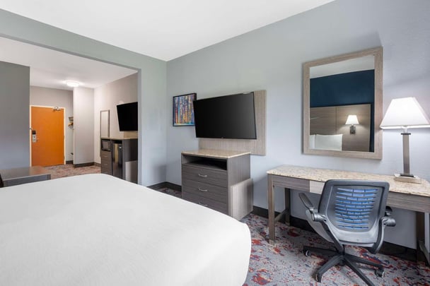 Suite King with Sofa Bed