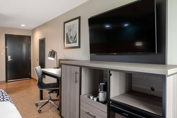 Suite with Whirlpool