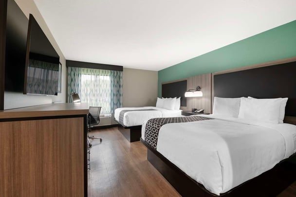 2 Queen Bed (Accessible & Pet Friendly)