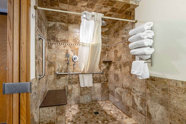 Double Queen Walk-in