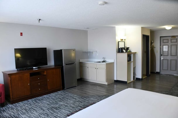 Deluxe King with Kitchenette