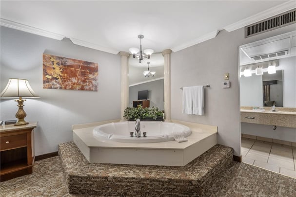 BW Angus Inn Jacuzzi