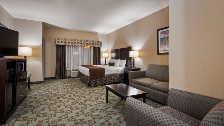 Eastgate Inn & Suites