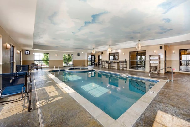 Indoor Pool / Hot Tub