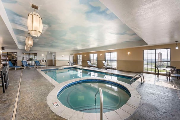 Indoor Pool / Hot Tub