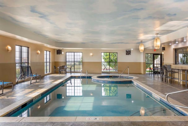 Indoor Pool / Hot Tub