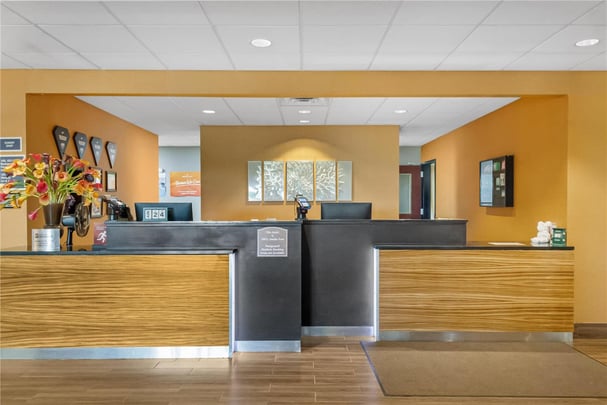 BW Hiawatha KS Lobby