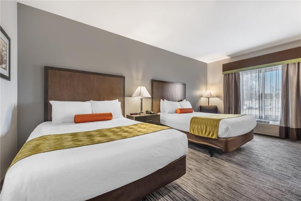 2 Queen ADA with Bathtub