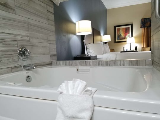 King Whirlpool Guest Room