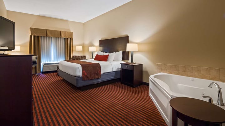King Bed Whirlpool Room