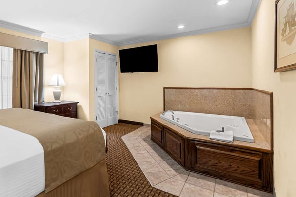 Jacuzzi Suite