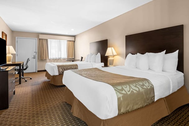 Double Queen Bed Room