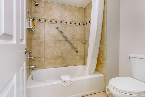 Bathroom - 2 Queen Beds