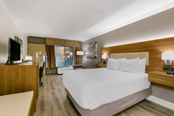 Accessible Double with Sofa Bed