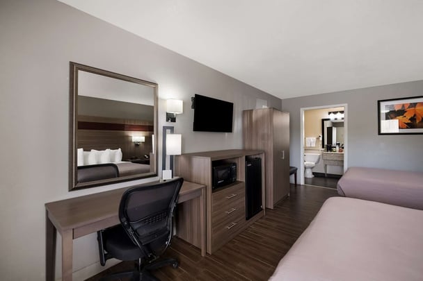 Accessible 2 Queen Beds