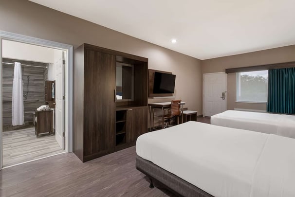 Accessible 2 Queen Suite