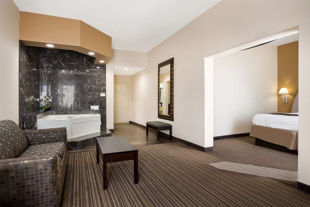 Jacuzzi Suite