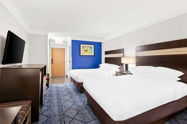 Double Queen Guestroom