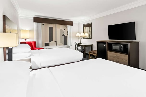 Double Queen Guestroom