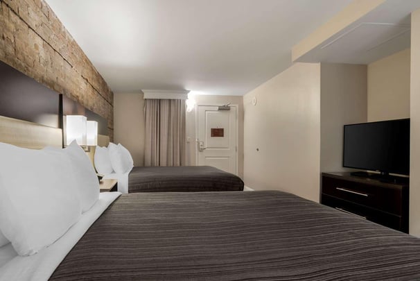 2 Double Beds Accessible