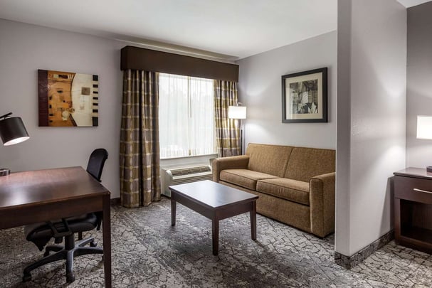 King Whirlpool Suite