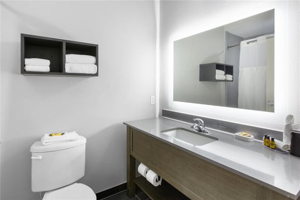 BW King Suite- Bathroom