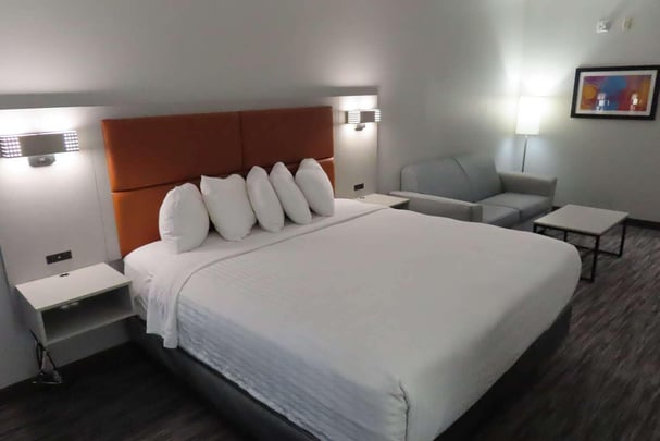 King with Kitchenette