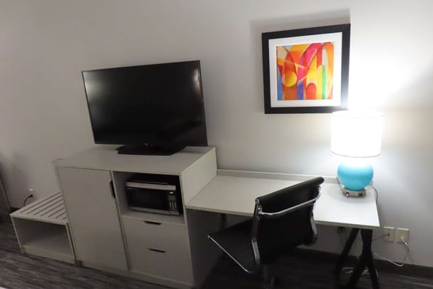 King with Kitchenette