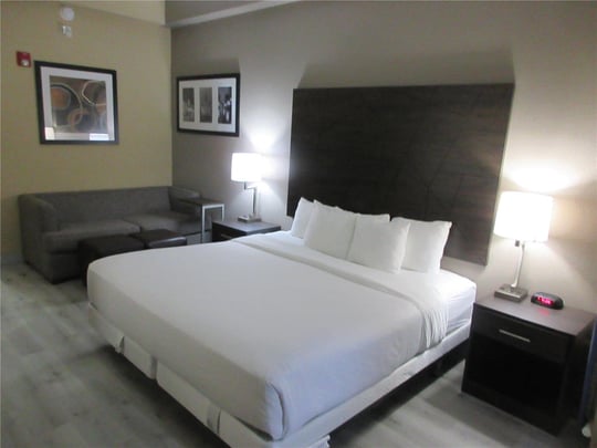 King Suite with Sofa