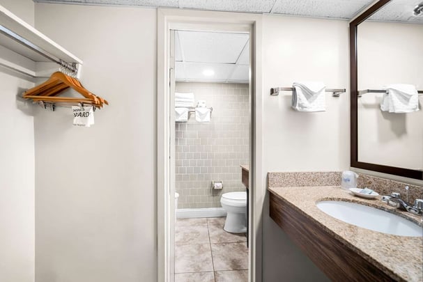 2 Queen Bed Bathroom