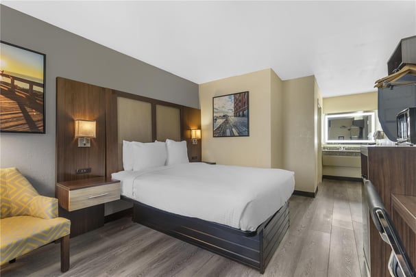 Accessible Queen Roll In