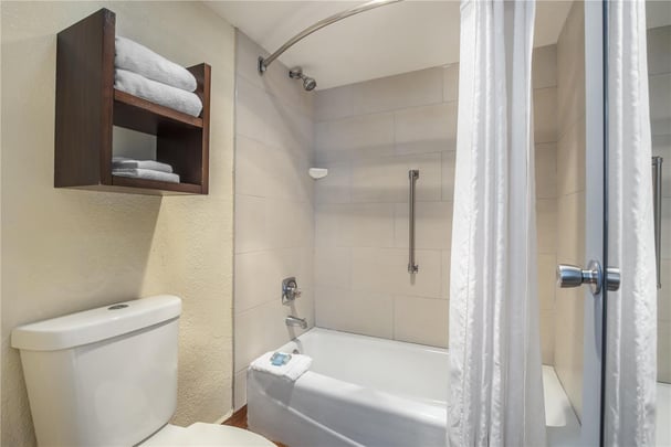 2 Queen Bed Room Pet Friendly