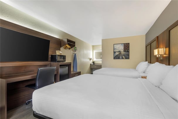 2 Queen Bed Room Pet Friendly